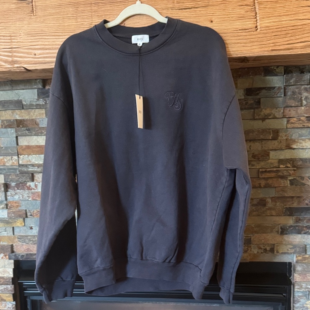 NWT House of Revolve limited Edition Influencer Sweatshirt! 🖤